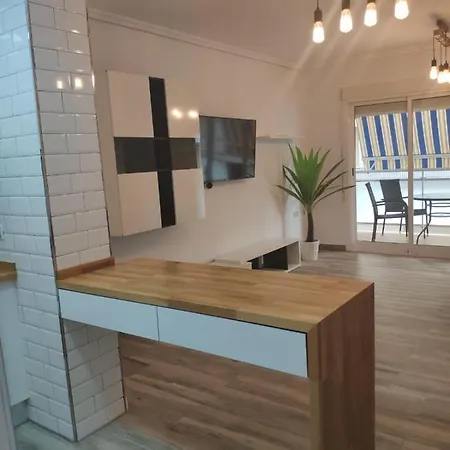 Piso Recien Reformado A Menos De 50m De La Playa * Торрев'єха